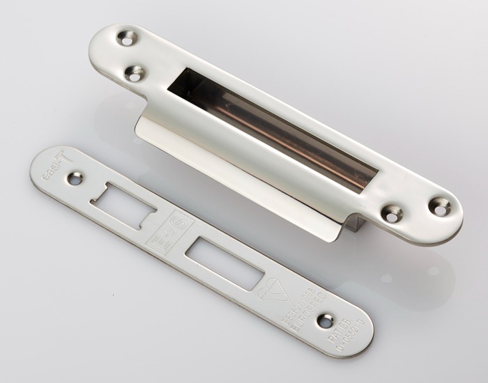 Eurospec FSF5013BSS/R Easi-T Forend Strike & FIxing Pack To Suit BS 5-Lever Sashlock - Bright Stainless Steel Radius Forend (LEAD TIME: 2-3 DAYS)